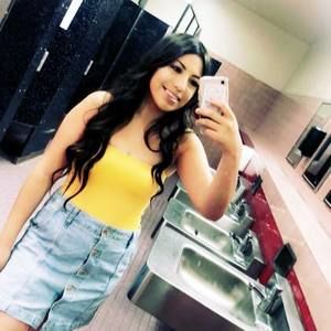 Meet your Posher, Cynthia